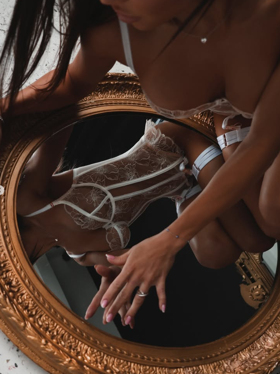 Best-Selling New Arrival: Floral Embroidered, Sexy, Body-Shaping Lingerie Set